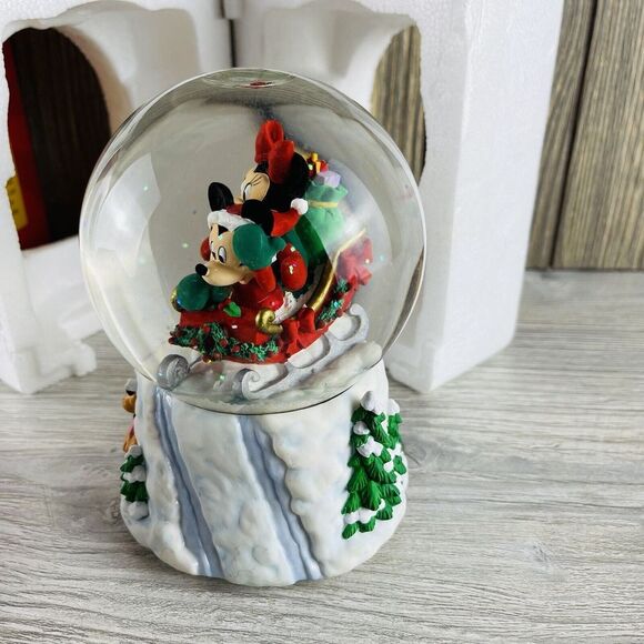 Enesco Disney Snow Globe Musical Mickey & Minnie Pluto Sledding Christmas - Picture 13 of 16